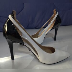 Michael Kors Cersei Leather Cutout pumps Sold Out Online Size 7.5